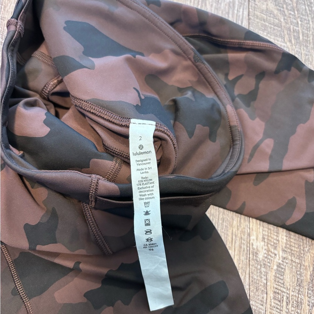 Lululemon Athletica Camouflage Leggings Brown and Black - Picture 3 of 4